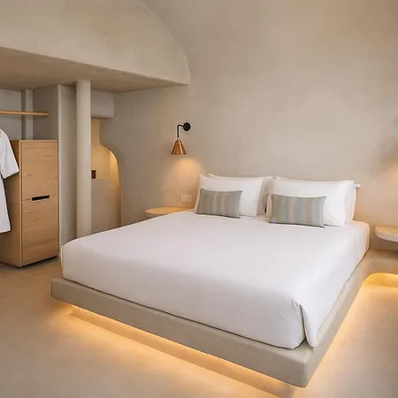 Chic Santorini 3*