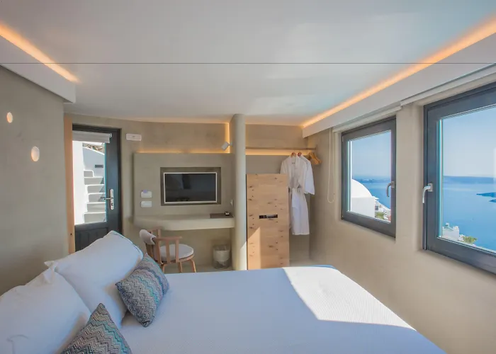 Chic Santorini Hotel Firostefani