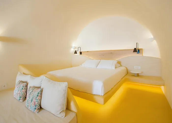 Chic Santorini 3*