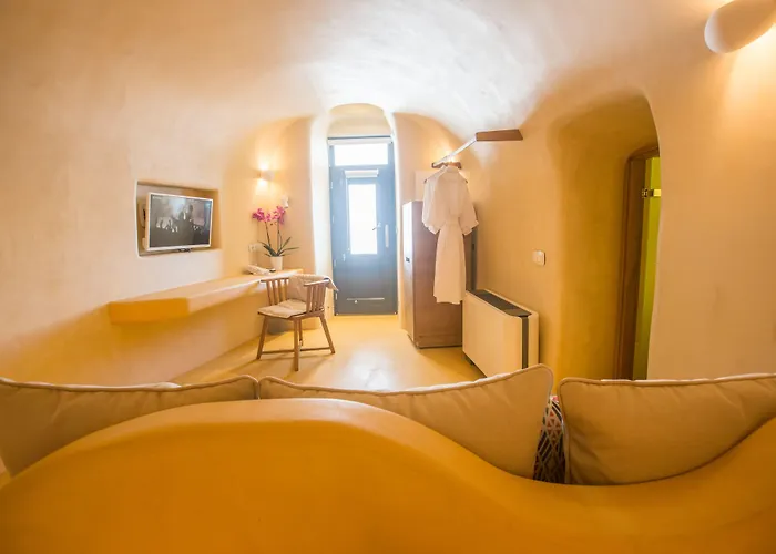 Chic Santorini Hotel