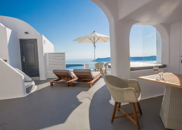 Chic Santorini Hotel
