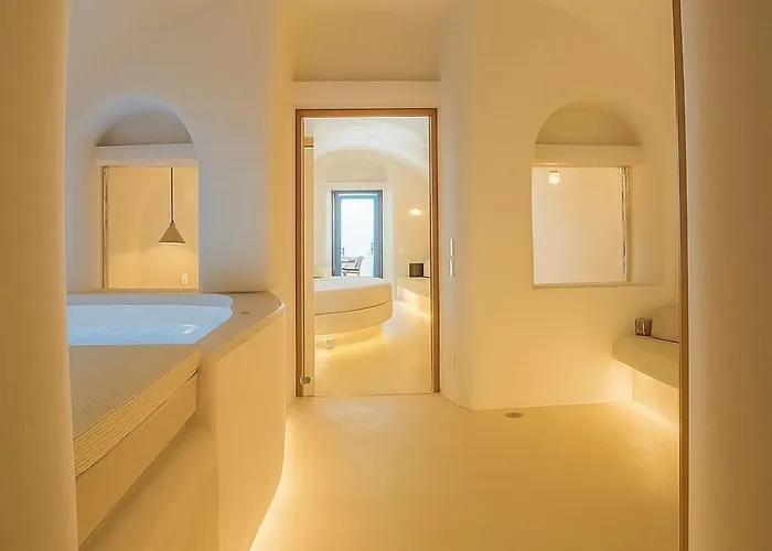 Chic Santorini Hotel Firostefani