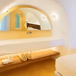 Chic Santorini 3*