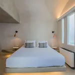 Chic Santorini Hotel