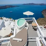 Chic Santorini 3*