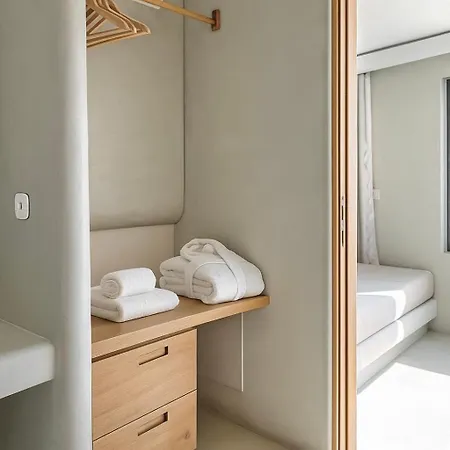 Chic Santorini Hotel