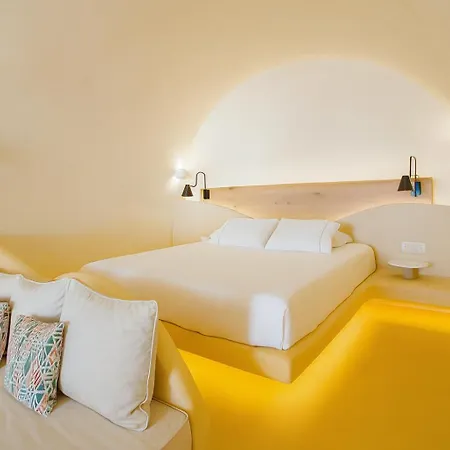 Chic Santorini 3*