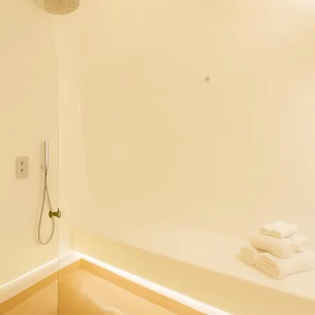 Chic Santorini Hotel