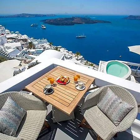 Chic Santorini Hotel 3*