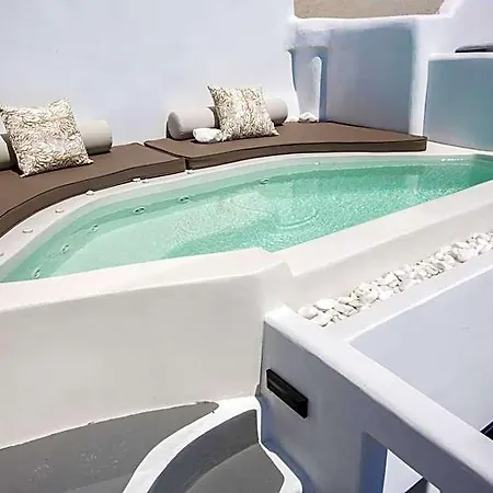 Chic Santorini Hotel
