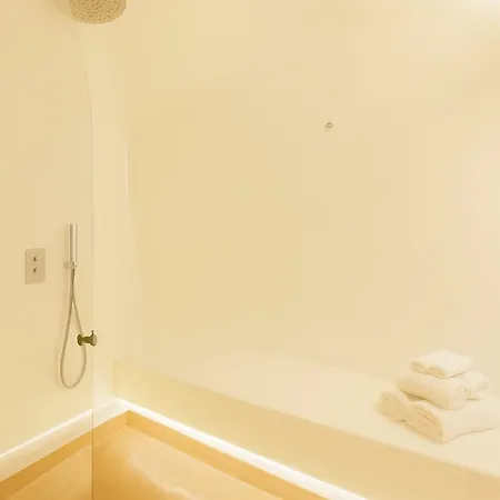 Chic Santorini Hotel