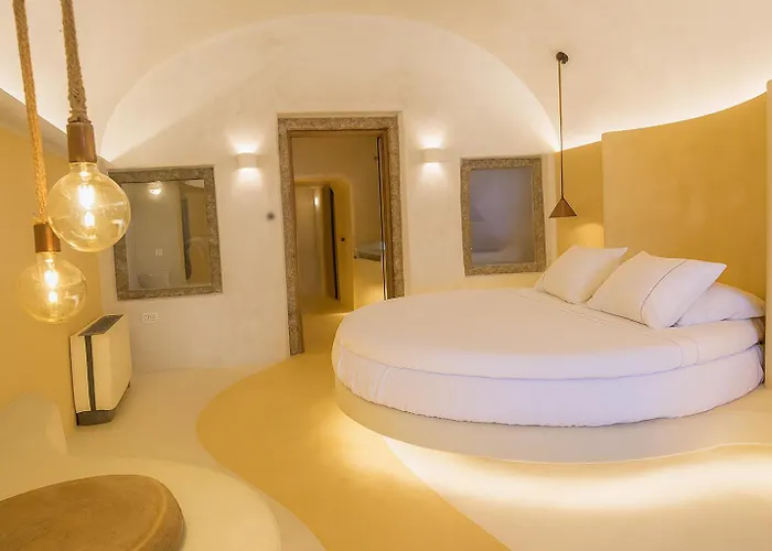 Chic Santorini 3*