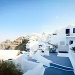 Chic Santorini Hotel