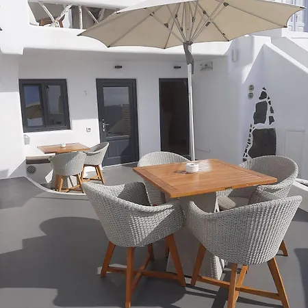 Chic Santorini Szálloda 3*
