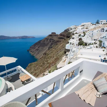 Chic Santorini 3*