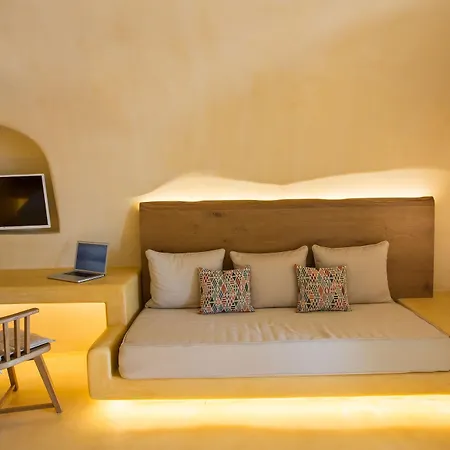 Chic Santorini 3*