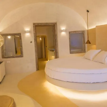 Chic Santorini 3*