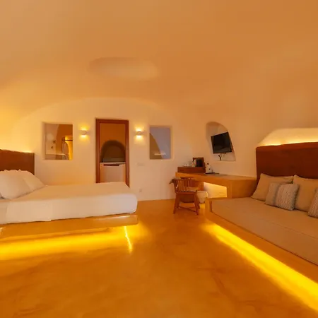 Chic Santorini 3*