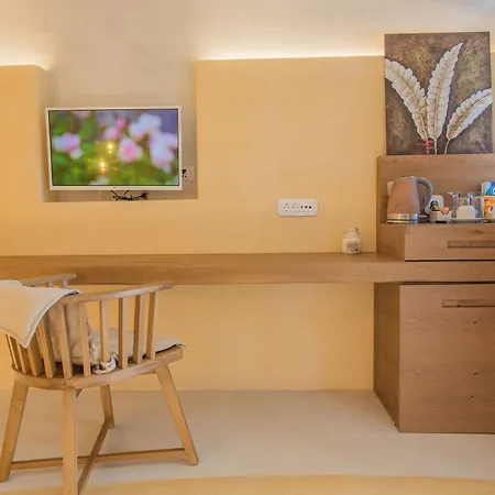 Chic Santorini Отель