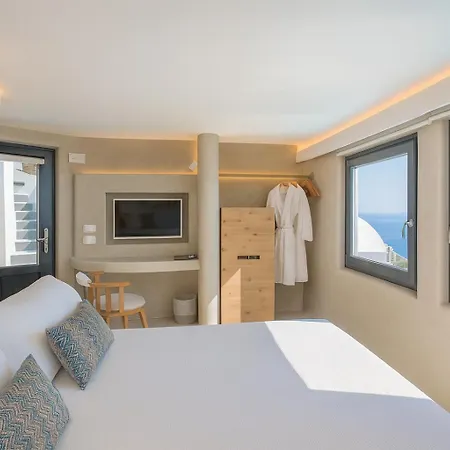 Chic Santorini 3*