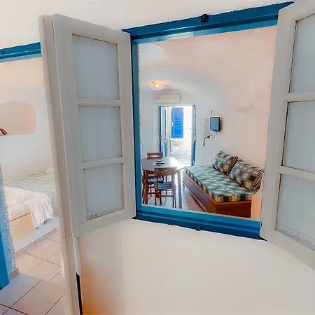 Chic Santorini Hotel