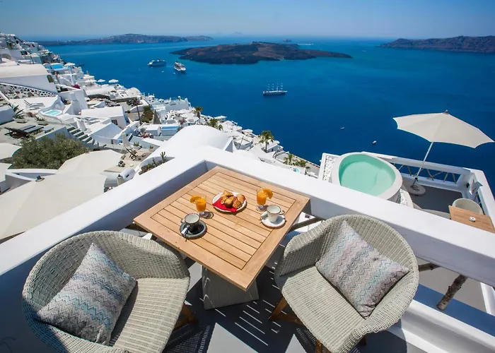 Chic Santorini Фиростефани