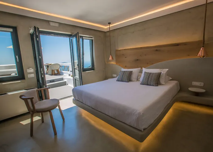 Отель Chic Santorini 3*