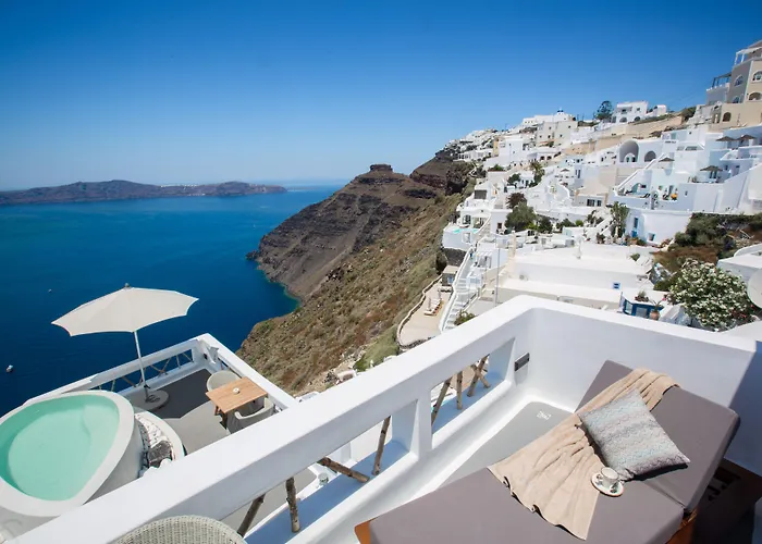 Отель Chic Santorini 3*