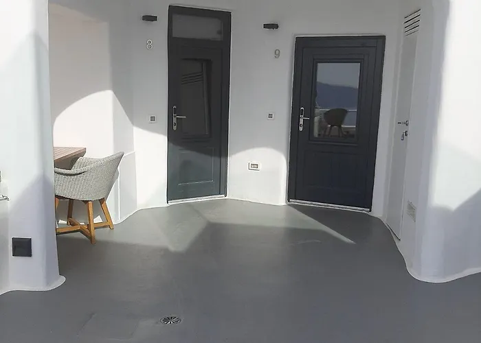 Chic Santorini Фиростефани