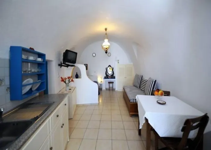 Отель Chic Santorini 3*