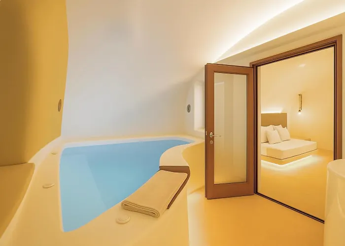 Отель Chic Santorini 3*